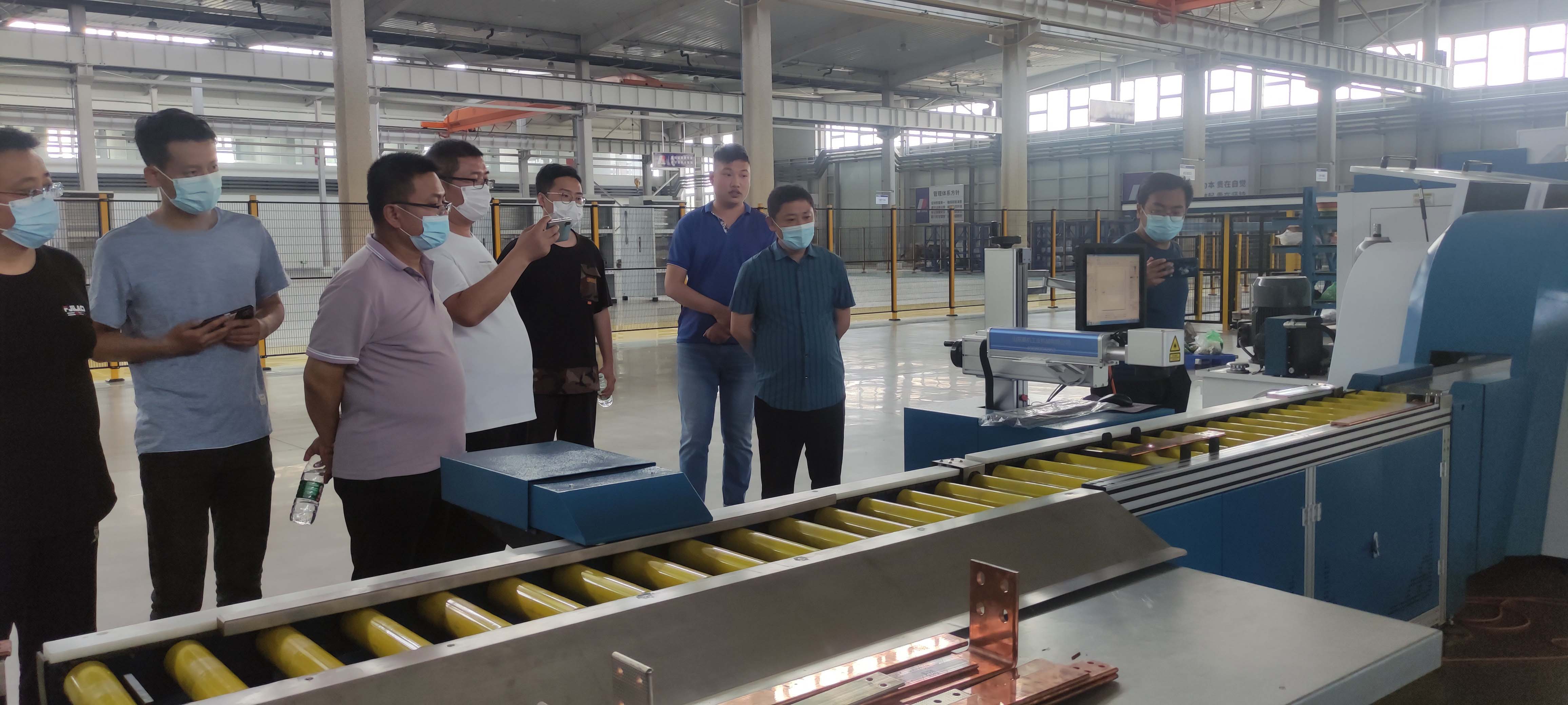 6.07客戶(hù)來(lái)參觀(guān)我公司為人民電器生產(chǎn)的自動(dòng)化母線(xiàn)加工線(xiàn)